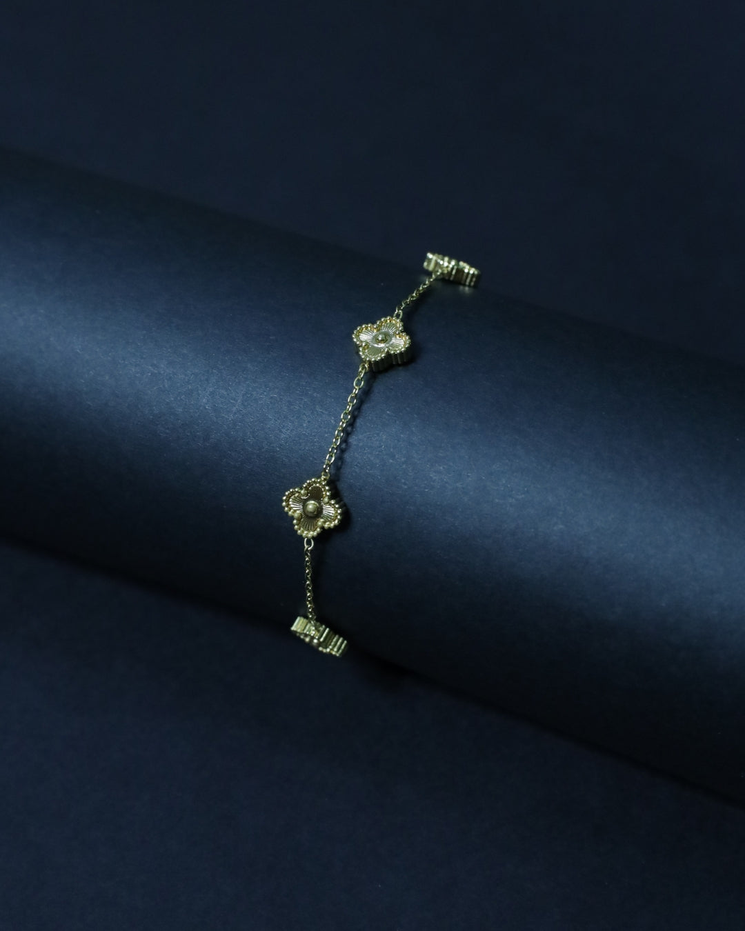 2 in 1 Small Clover charm Bracelet & AnckletAnti Tarnish 18k gold plating Anti Tarnish 18k gold plated