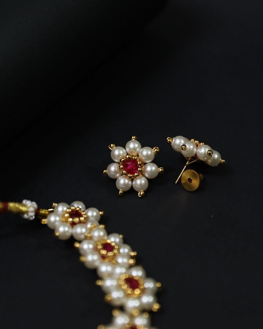 Moti Pushpa Chinchpeti Set