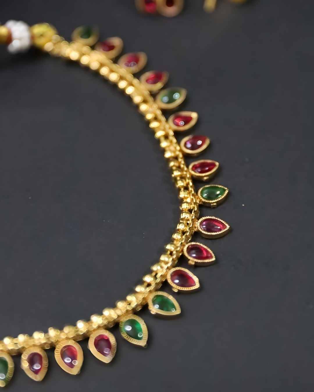 Kundan Stone Matt-Gold Toe Chain