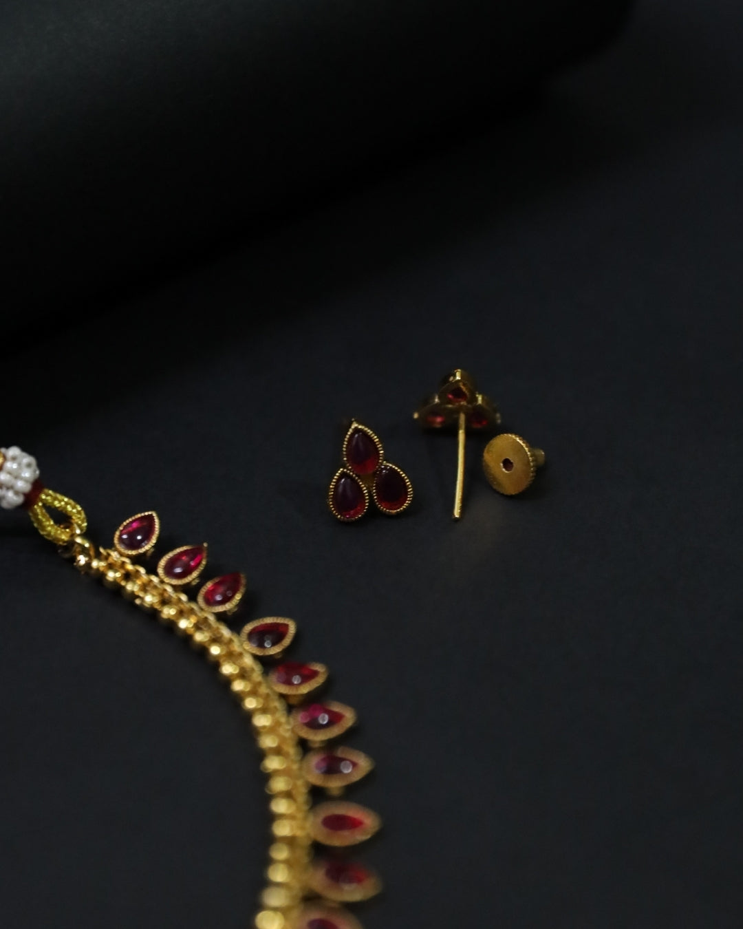 Kundan Stone Matt-Gold Toe Chain