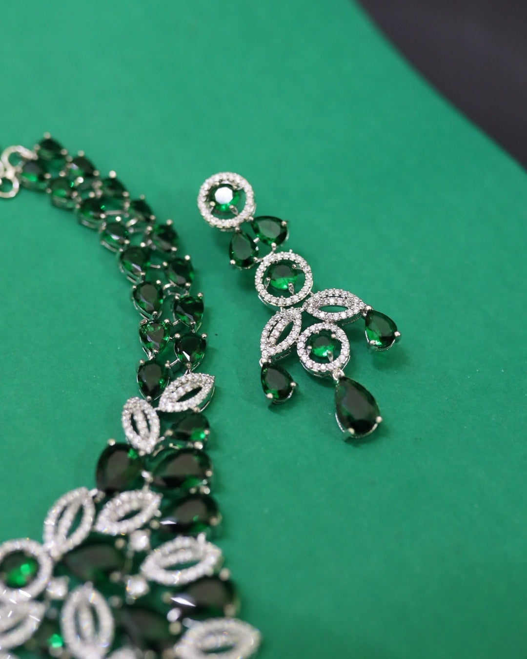 Grand Regal Sparkle Teardrop with Mangtika(Bindi) Rhodium Plated Cubic Zirconia (CZ) Choker Set