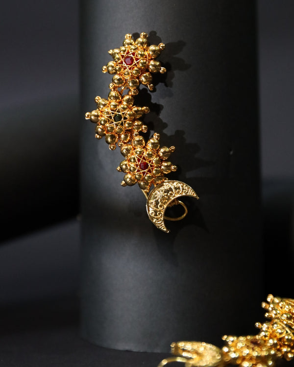 Gold-Toned micro plating Floral Chain Ear Cuff